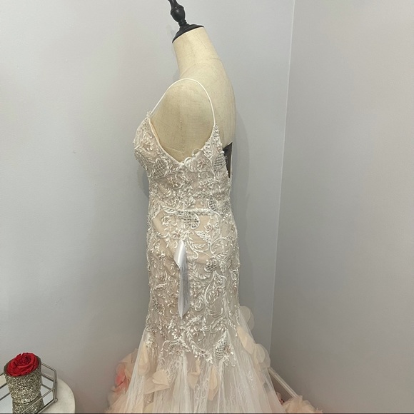 Mac Duggal Floral Appliqué Lace Trumpet Gown With 3D Flowers Bottom New With Tag - Picture 9 of 17